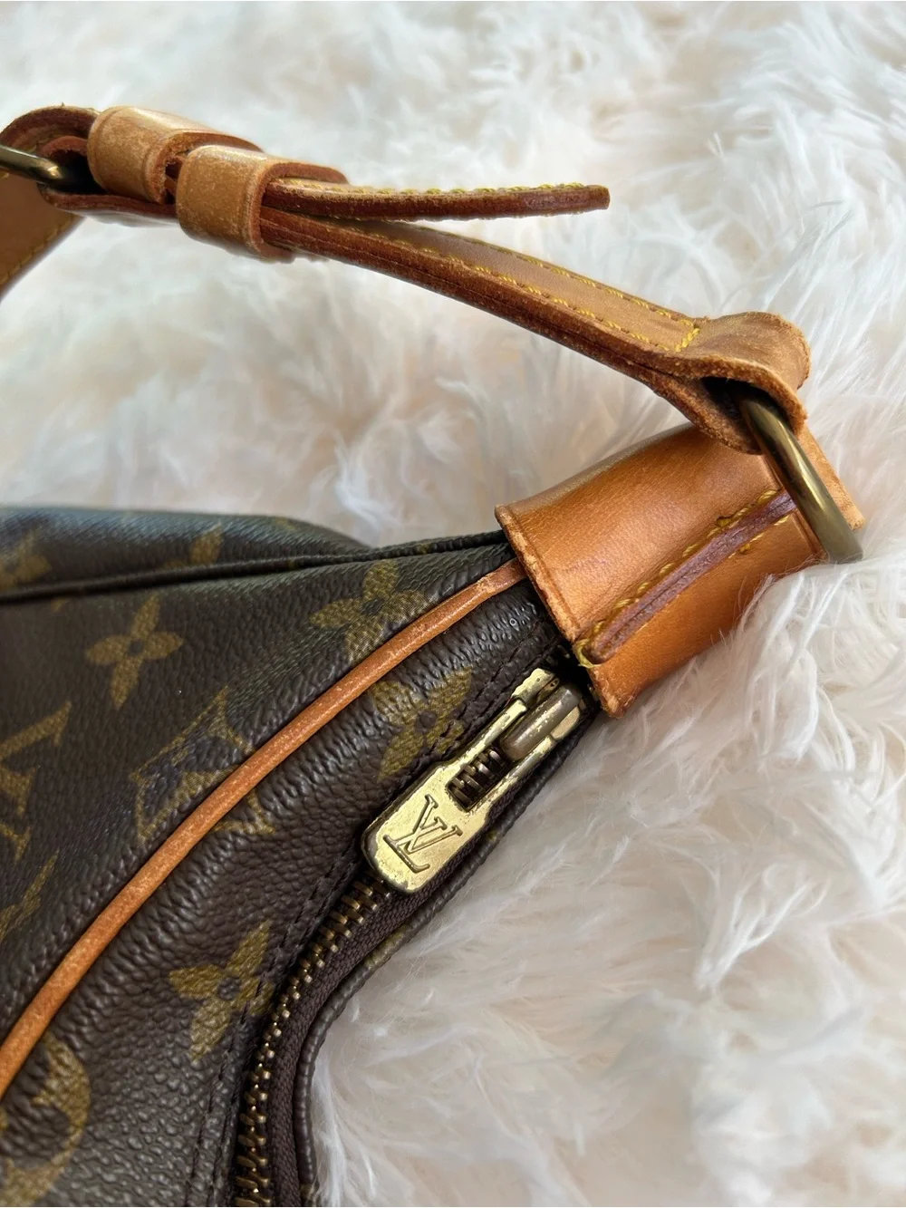 Louis Vuitton Boulogne 35 Monogram Shoulder Bag